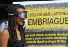 Renovias realiza ação educativa com óculos simulador de embriaguez