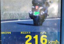 Motoqueiro é flagrado a 216km/h na Castello Branco, em Santa Cruz do Rio Pardo (SP)