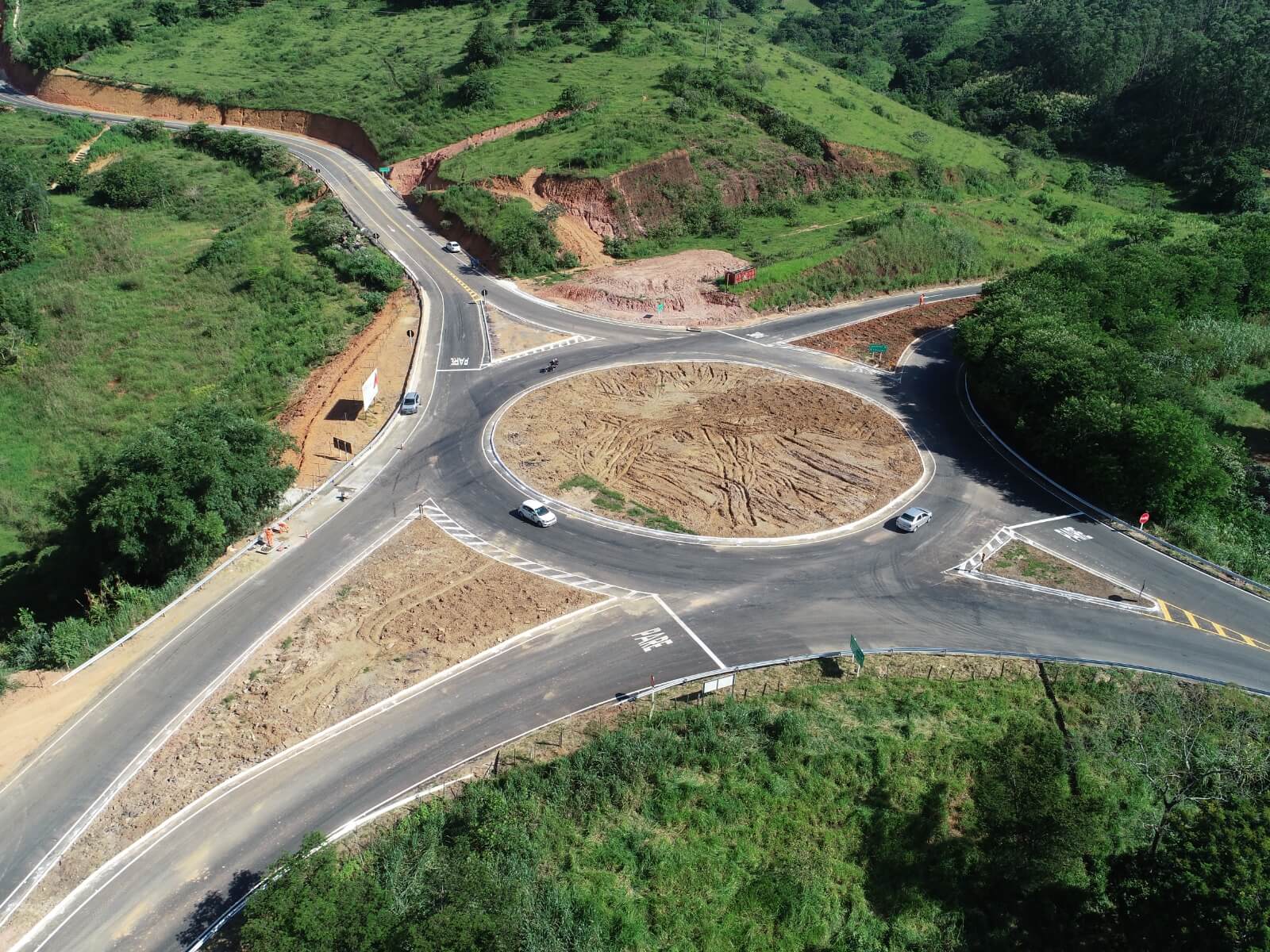 Rodovia_Contorno_de_Cataguases_Foto_DER_MG_3