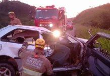 Acidente entre carro e ônibus deixa um morto na BR-267, em Minas