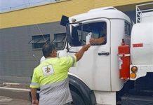 Campanhas de conscientização orientam pedestres e caminhoneiros neste mês de março