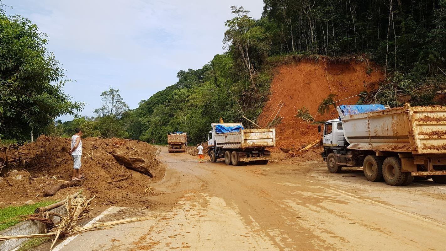 Recuperação de talude - km, em U batuba (5)