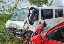 Quinze pessoas ficam feridas em colisão de van e carro na PB-075, na Paraíba