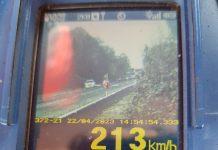 Potencial assassino é flagrado pelo radar a 213km/h pela PRF na BR-290 no RS
