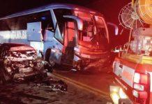 Acidente entre carro e ônibus deixa um morto na ES-080, em Águia Branca