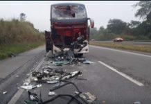 VÍDEO: Acidente com ônibus da Penha deixa motorista morto na BR-116, em Miracatu (SP)