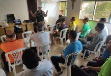 Motorista encoraja motorista em ação educativa nas rodovias estaduais de Minas