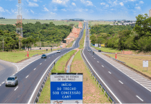 Alça na SP-225 está interditada para melhorias, em Piratininga (SP)