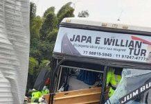 Colisão de ônibus contra carreta na BR-381 deixa seis feridos, em Perdões (MG)