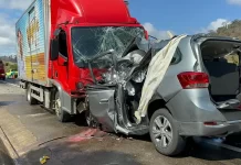 Colisão frontal na BR-116, em Minas, mata quatro pessoas e fere outras quatro