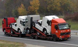 Caminhões novos da VW trafegam a 120km/h em trecho de 80km/h Caminhões novos da VW trafegam a 120km/h em trecho de 80km/h