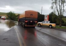 Rodovias do RS continuam com trechos interditados em razão das chuvas