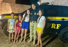 Irmãs que sonham ser PRFs são surpreendidas por policiais em aniversário de 13 anos
