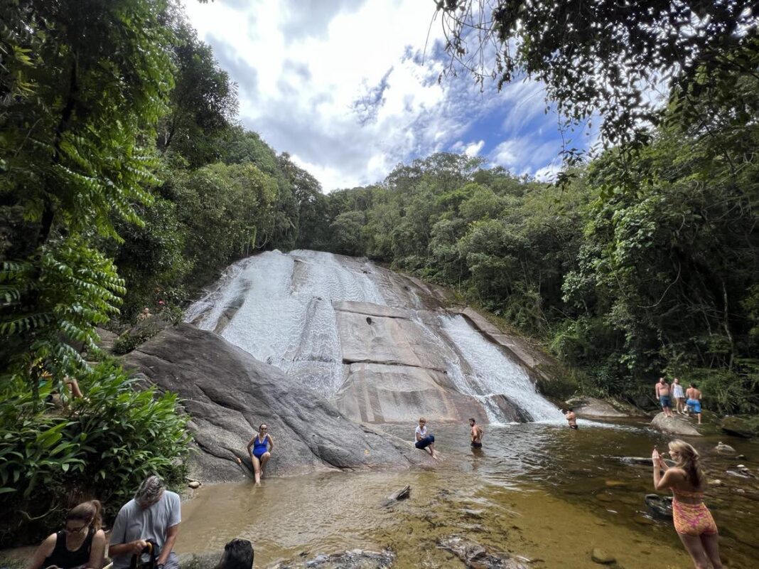 Escorrega é apenas uma das muitas cachoeiras de Visconde de Mauá