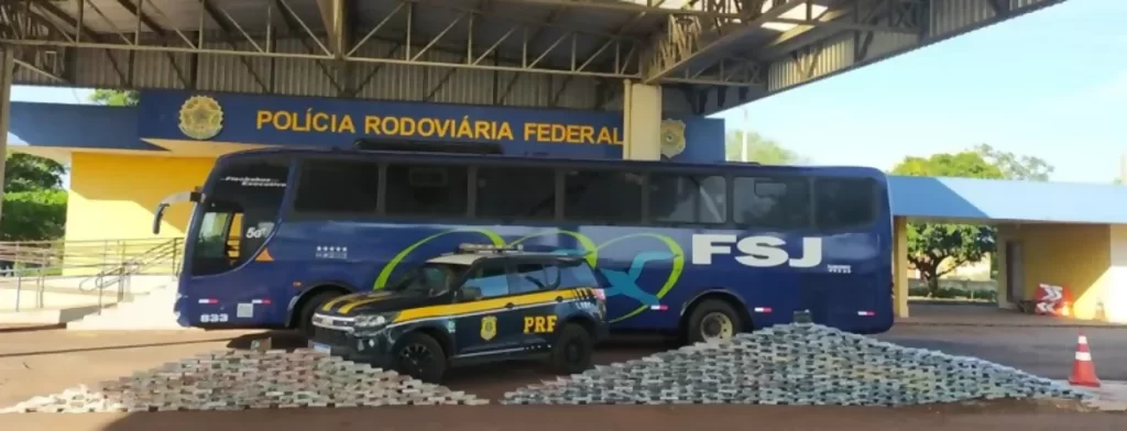 Crime organizado passa a usar ônibus para contrabando e transporte de drogas