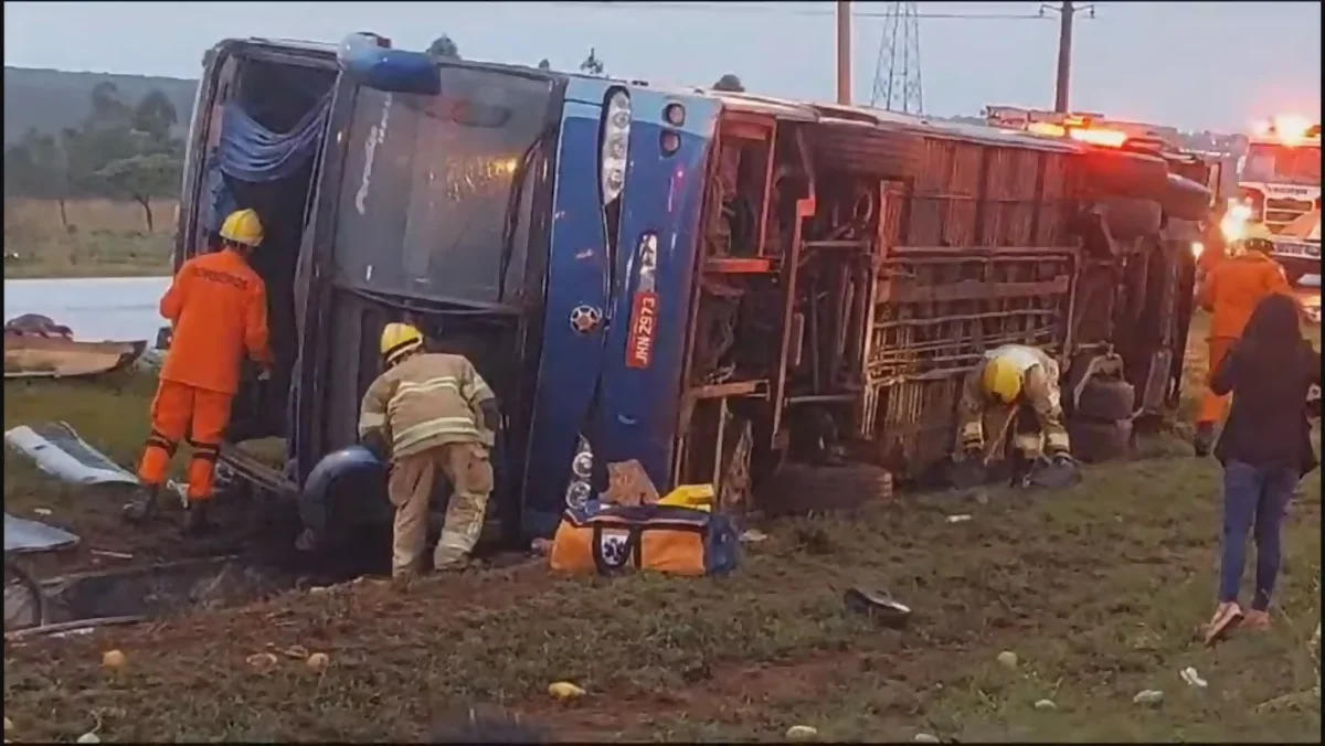 MP denuncia motorista e dono da empresa de ônibus do acidente com 5 mortes na BR-070