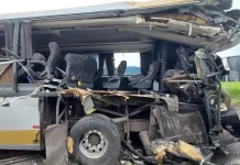 Ônibus da Gontijo bate em ônibus na BR-381, em MG, 2 morrem e 4 ficam feridos