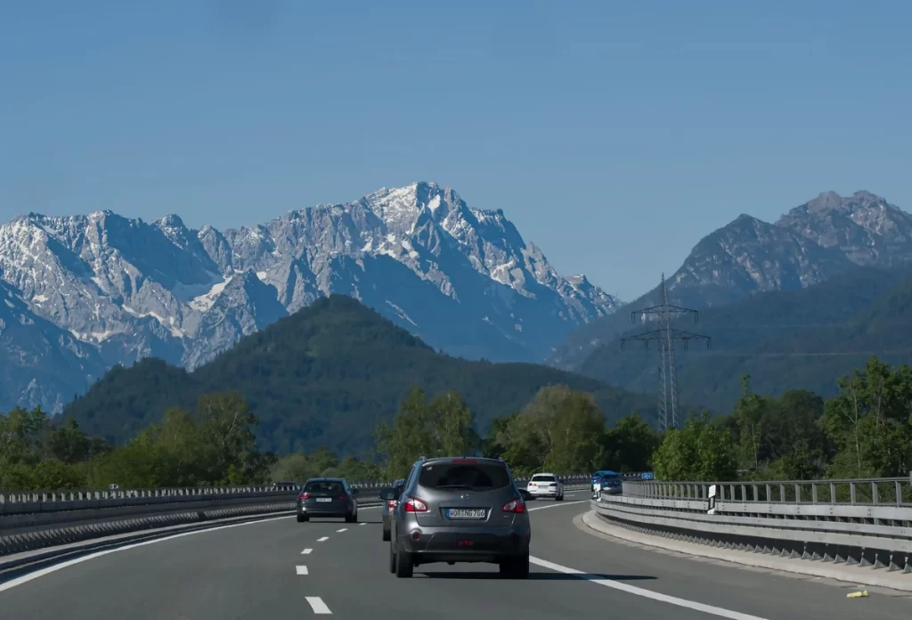 Há trechos e momentos em que as Autobahnen não tem limite