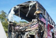 Identificados os mortos do acidente com ônibus e caminhão na SP-280 Identificados os mortos do acidente com ônibus e caminhão na SP-280