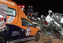 Colisão entre caminhão e ônibus deixa 25 mortos na BR-324/BA