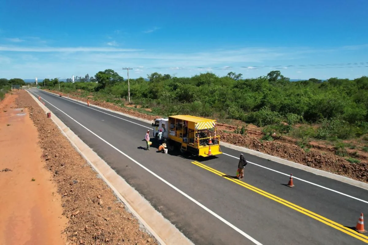 Pavimentação da MGC-479, no Norte de Minas, atinge mais da metade dos serviços
