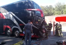 Acidente com ônibus na Via Anhanguera deixa ferido, em Jundiaí (SP)