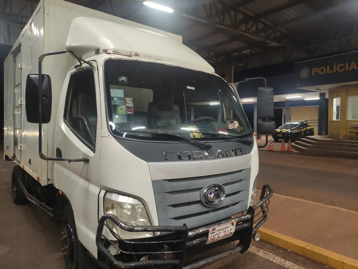 Caminhão paraguaio e mudança ficam retidos em fiscalização na BR-060/MS