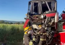 Acidente com ônibus e carreta-tanque na BR-060 deixa 18 feridos, em Goiás