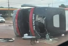 Ônibus da Expresso São Luiz com 19 multas tomba na BR-262/BA e deixa 23 feridos