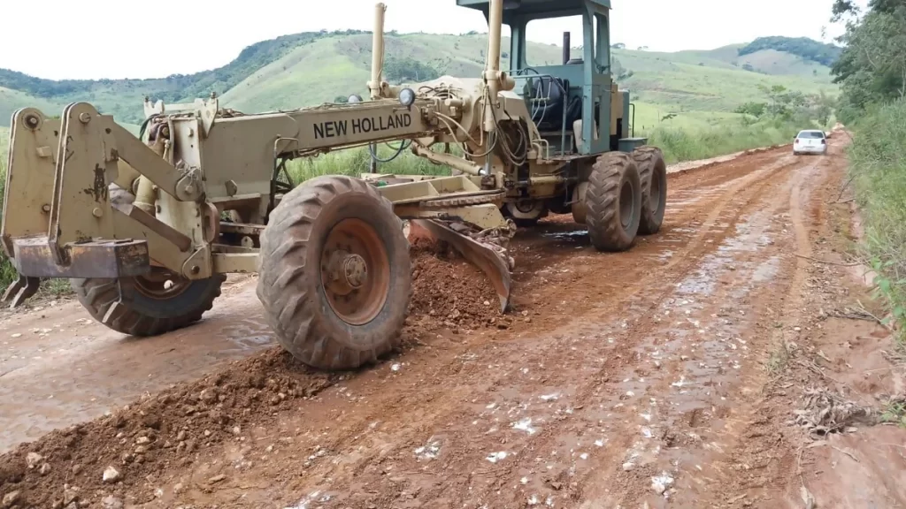 Rodovias estaduais mineiras recebem manutenção, na região de Juiz de Fora