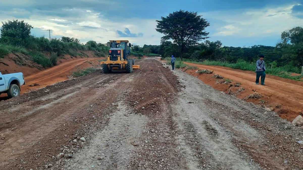 Pavimentação da MG-252, no Centro-Oeste de Minas, deve ser concluída nos próximos meses