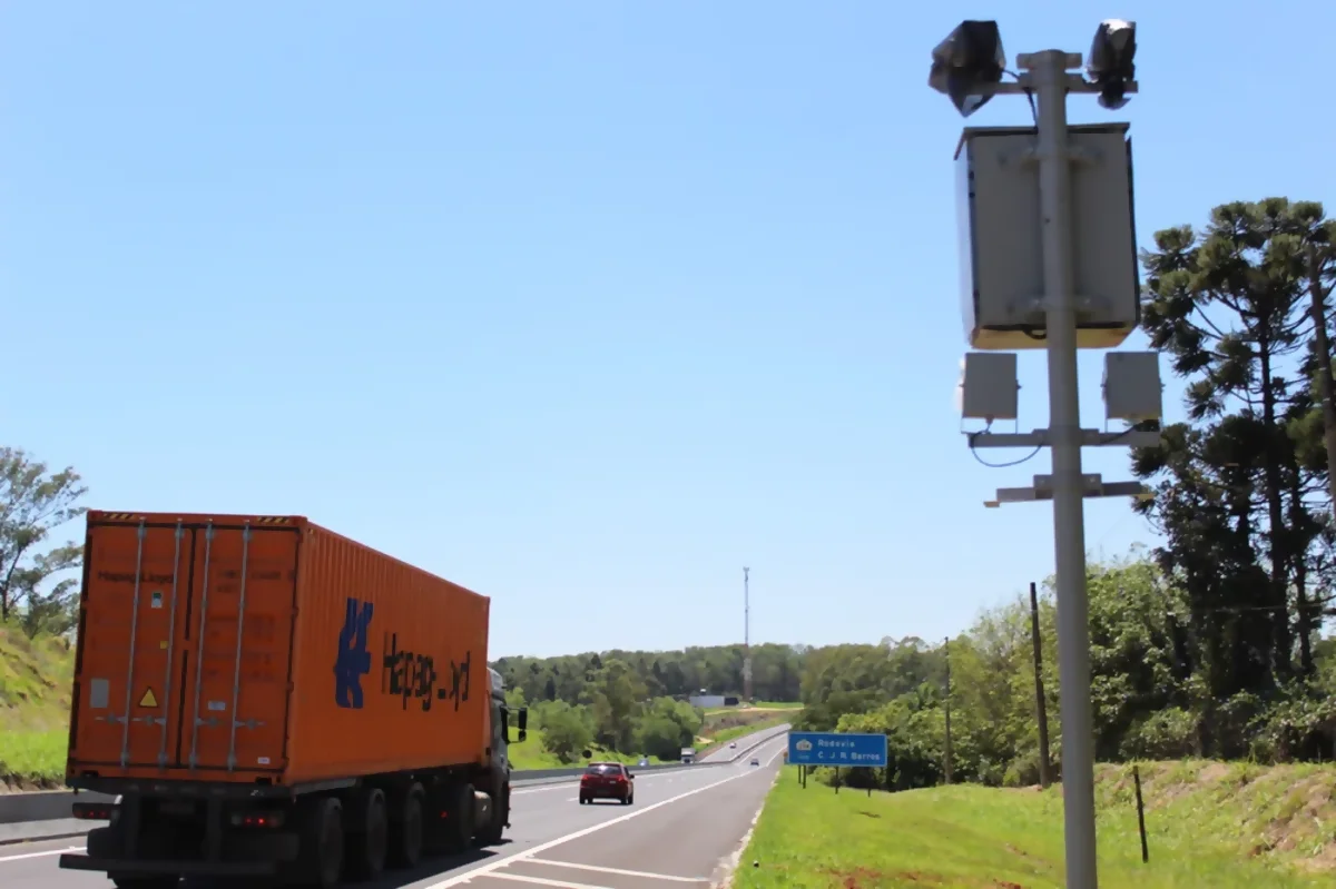 Cinco novos radares entram em ação na SP-294, na segunda-feira (18)