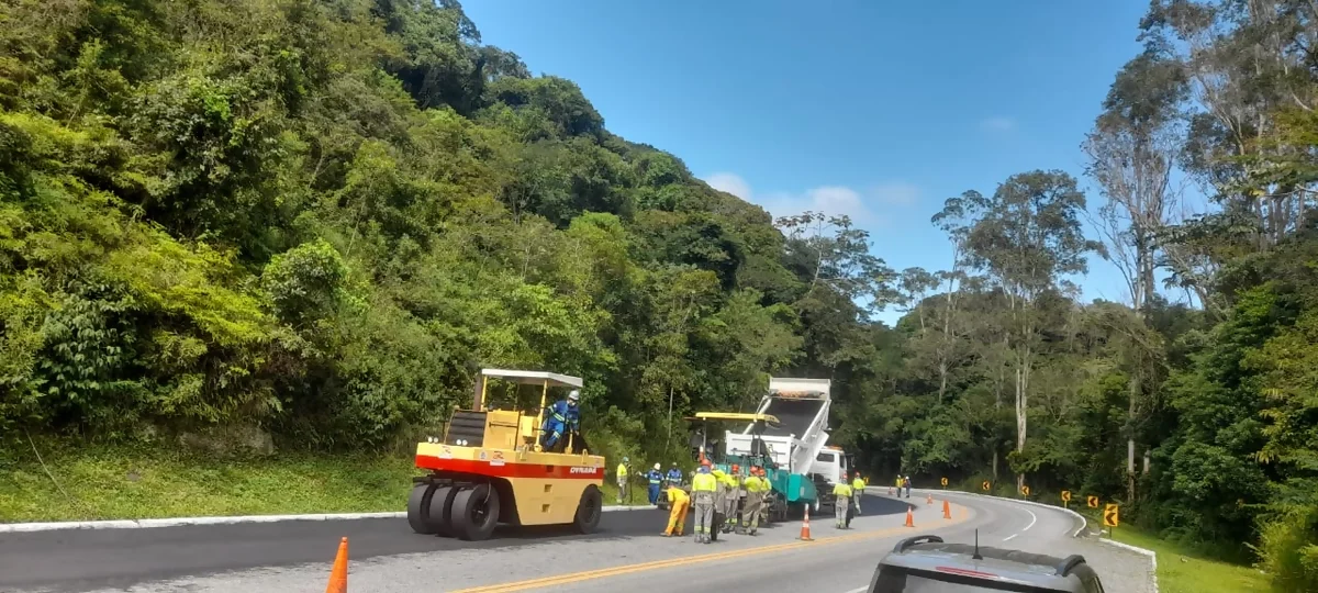 RJ-116 está com obras na Serra dos Três Picos, nesta quinta-feira (21)