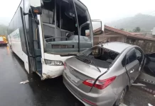 Duas pessoas morrem em acidente com ônibus e carro na SC-390