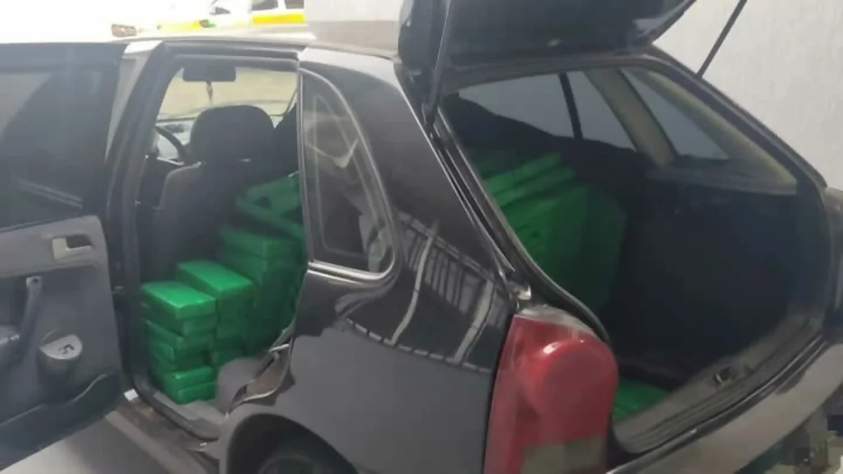 Polícia Militar Rodoviária de SC apreende 680 kg de drogas na SC-160 Polícia Militar Rodoviária de SC apreende 680 kg de drogas na SC-160