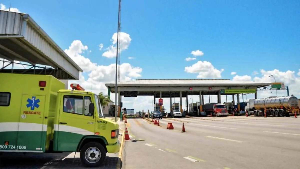 Veículos com donativos e carros de vítimas das enchentes não pagam pedágio na BR-116 e BR-392, no RS Veículos com donativos e carros de vítimas das enchentes não pagam pedágio na BR-116 e BR-392, no RS