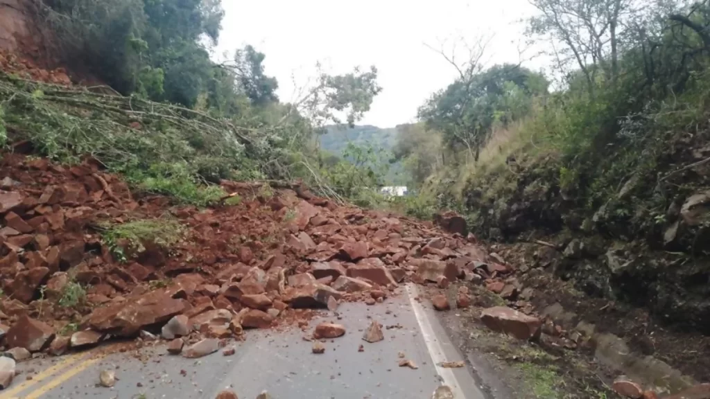 ATUALIZAÇÃO: Estradas estaduais gaúchas mantêm estado de alerta