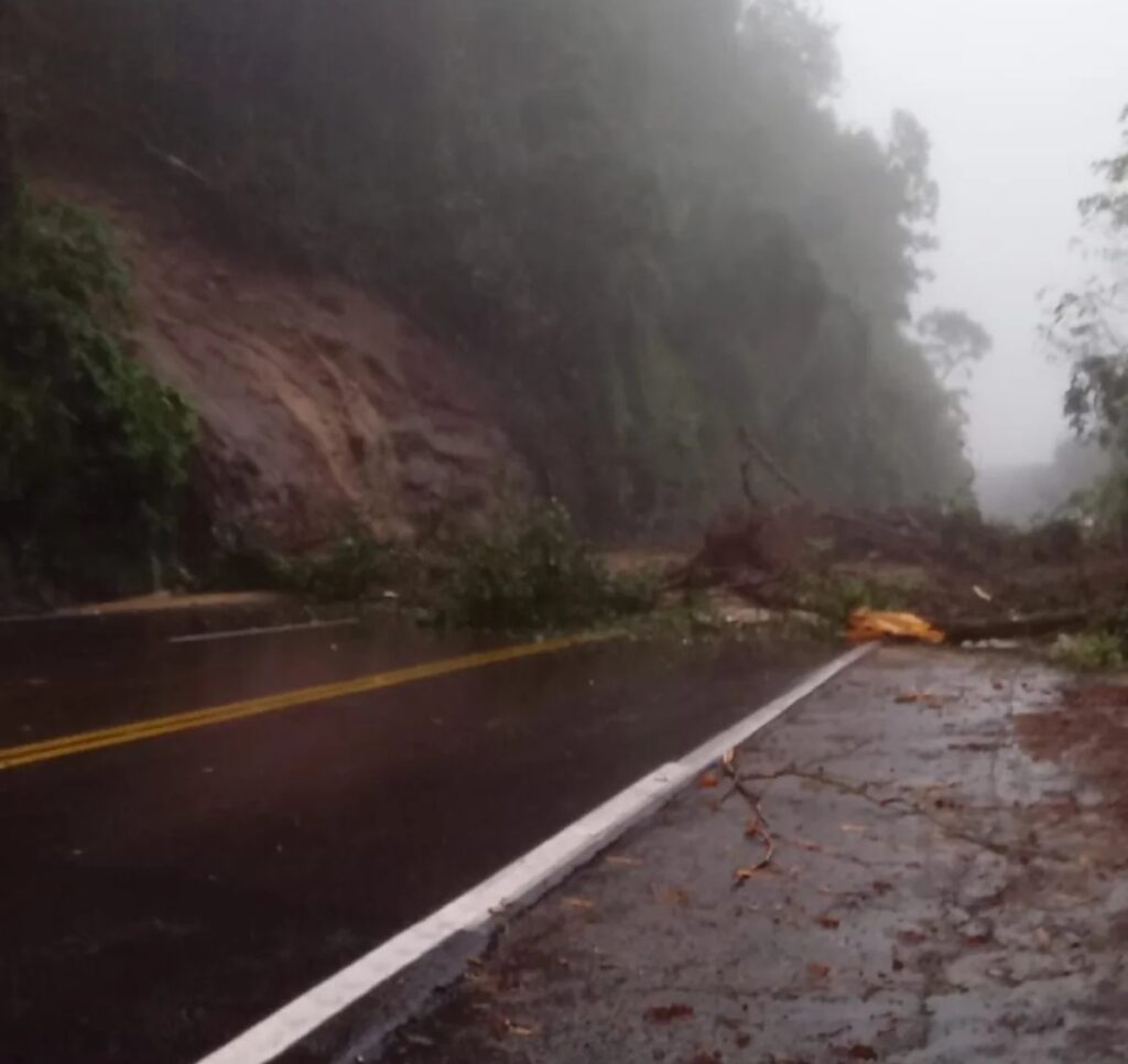 VÍDEO: Rodovias concedidas do RS atingidas pelas chuvas mantêm bloqueios