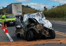 Colisão de picape com ônibus da Rio Doce na BR-116/MG deixa 1 morto Colisão de picape com ônibus na BR-116/MG deixa motorista morto