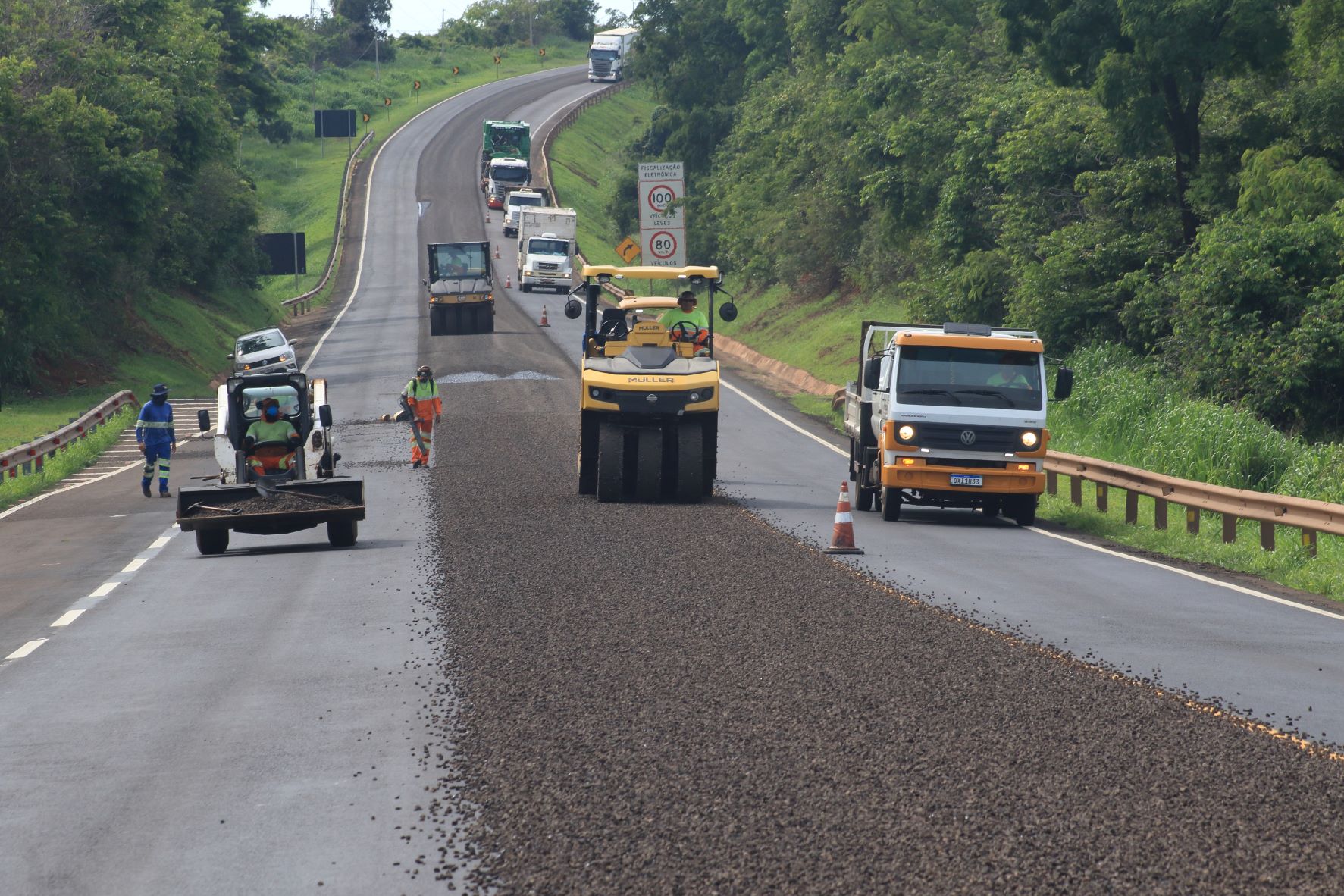 BR-163 tem 15 pontos com obras nesta segunda-feira (17), em MS BR-163 tem 15 pontos com obras nesta segunda-feira (17), em MS