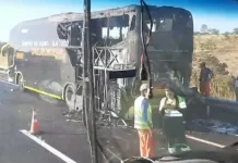 VÍDEO: Ônibus da Mazinho pega fogo na BR-135/MG mas ninguém fica ferido VÍDEO: Ônibus da Mazinho pega fogo na BR-135/MG mas ninguém fica ferido