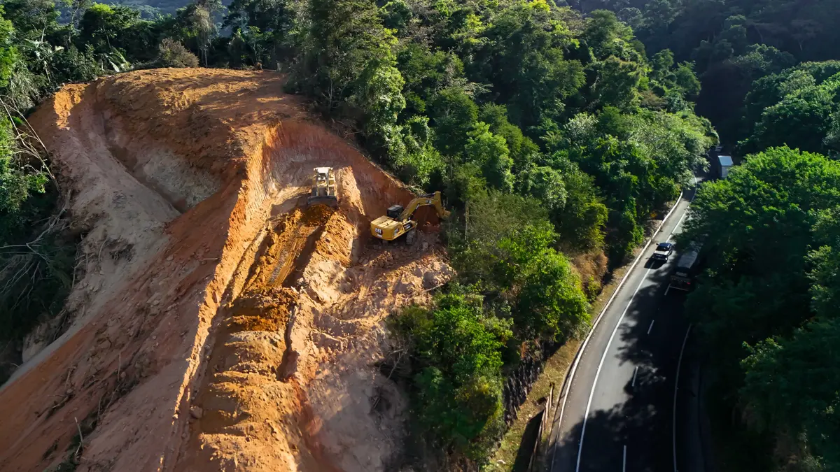 Detonação de rochas na Serra das Araras, na Via Dutra, será na terça-feira (18) Detonação de rochas na Serra das Araras, na Via Dutra, será na terça-feira (18)