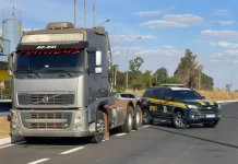 “Cavalinho” Volvo roubado é recuperado na BR-262, em Uberaba (MG) "Cavalinho" Volvo roubado é recuperado na BR-262, em Uberaba (MG)