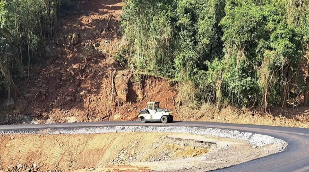 Recuperação das rodovias federais do RS atingidas pelas chuvas está em ação Recuperação das rodovias federais do RS atingidas pelas chuvas está em ação