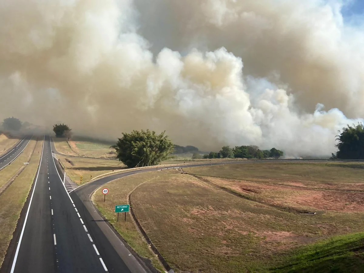 Concessionária paulista alerta sobre a incidência de incêndios às margens da estradas Concessionária paulista alerta sobre a incidência de incêndios às margens da estradas