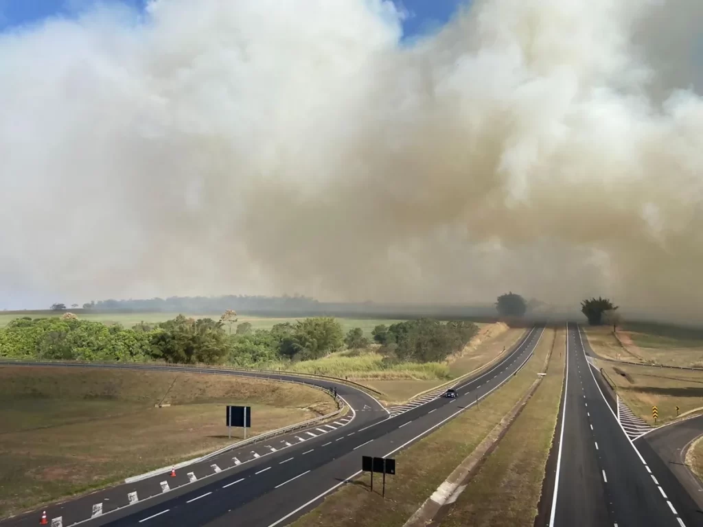 Concessionária paulista alerta sobre a incidência de incêndios às margens da estradas