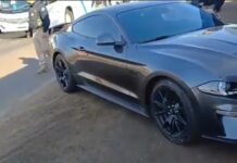 VÍDEO: Carro de luxo com mais de R$ 30 mil em débitos é apreendido em Goiás VÍDEO: Carro de luxo com mais de R$ 30 mil em débitos é apreendido em Goiás
