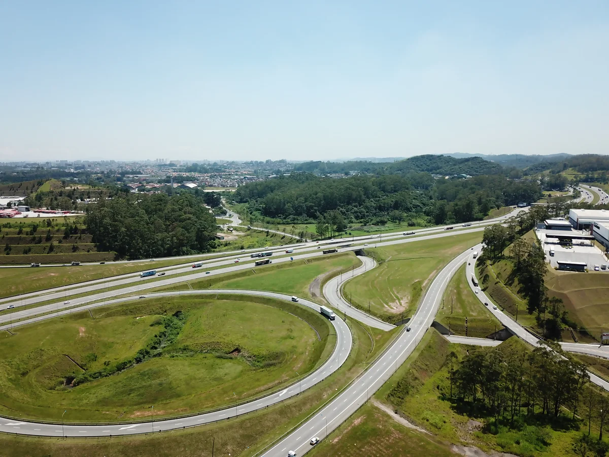 Trechos Sul e Leste do Rodoanel Mário Covas devem receber 950 mil veículos no feriado Trechos Sul e Leste do Rodoanel Mário Covas devem receber 950 mil veículos no feriado