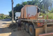 PRF flagra transporte irregular de granito na BR-101, em Itapemirim (ES) PRF flagra transporte irregular de granito na BR-101, em Itapemirim (ES)