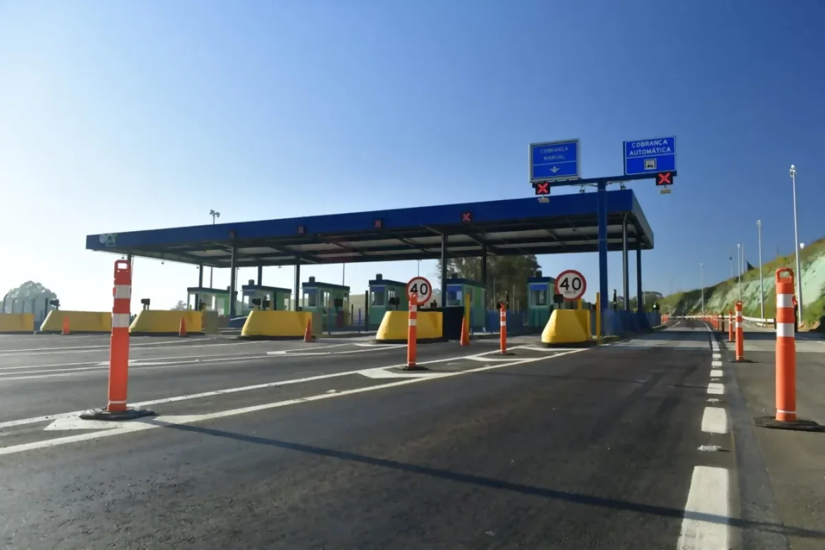 Usuários já pagam pedágios em rodovias do Sul de Minas Gerais Usuários já pagam pedágios em rodovias do Sul de Minas Gerais